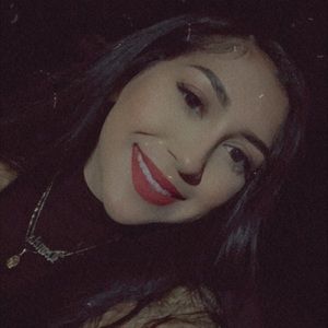 Meet your Posher, Leonela